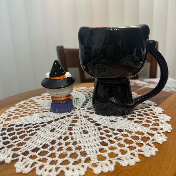 HELLO KITTY HALLOWEEN BLACK CAT FIGURAL MUG AND WITCH FIGURINE Set - Picture 6 of 8